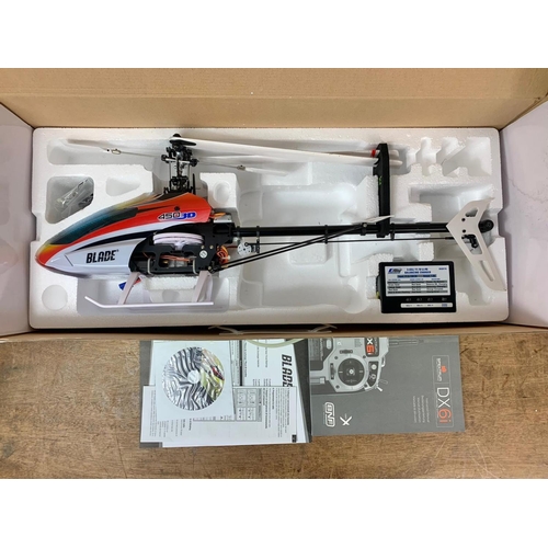 105 - Spektrum Blade 450 3D remote control helicopter in box. Horizon Hobby. Box measures 68 x 22 x 29cm