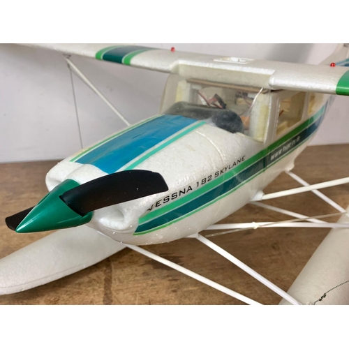 168 - Hype Cessna 182 Skylane remote control plane. 120 x 92cm