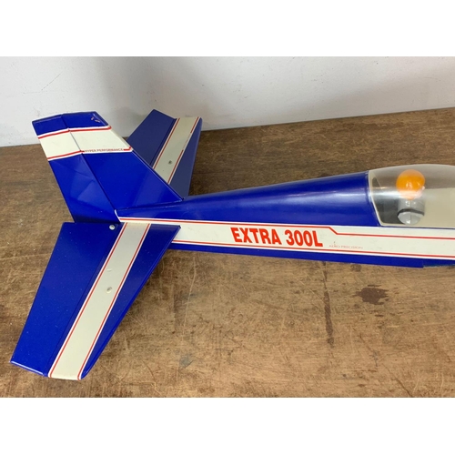 172 - Hyper Performance Extra 300L Aero Precision remote control plane. 151 x 111cm