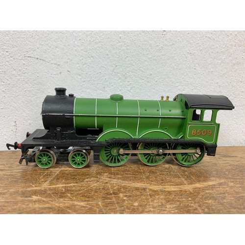 39 - 4 Hornby Railways model trains. LMS Class 4P 264 Tank in box 29.5cm, Hornby 040 Saddle Tank Desmond ... 