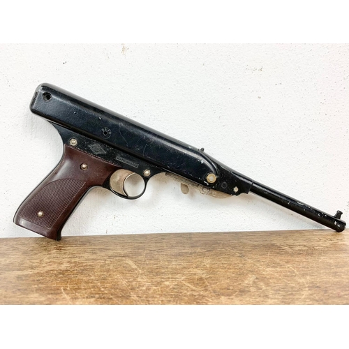 52 - Italian Mondial air pistol, Oklahoma model. Measures 31cm