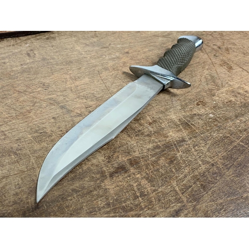 75 - Andujar Spain large hunting knife in case. 36cm