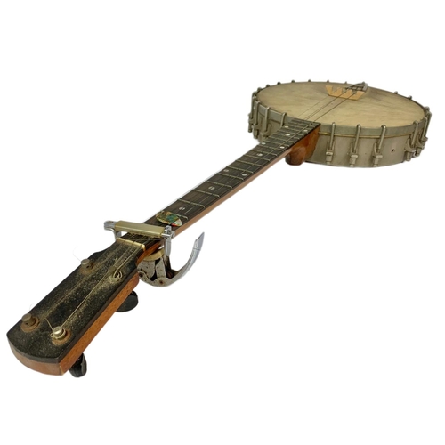 145 - Banjo in case