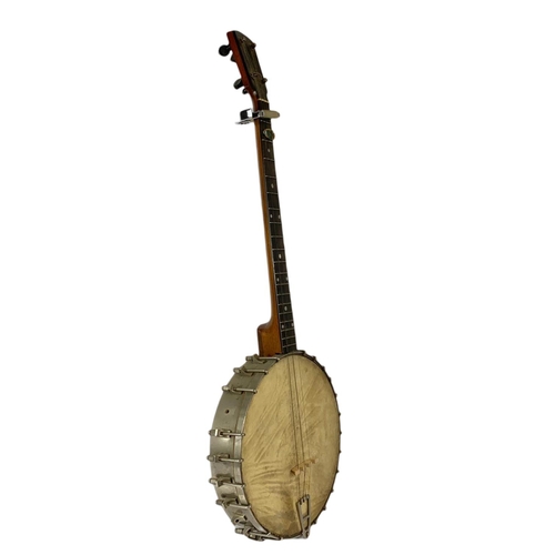 145 - Banjo in case