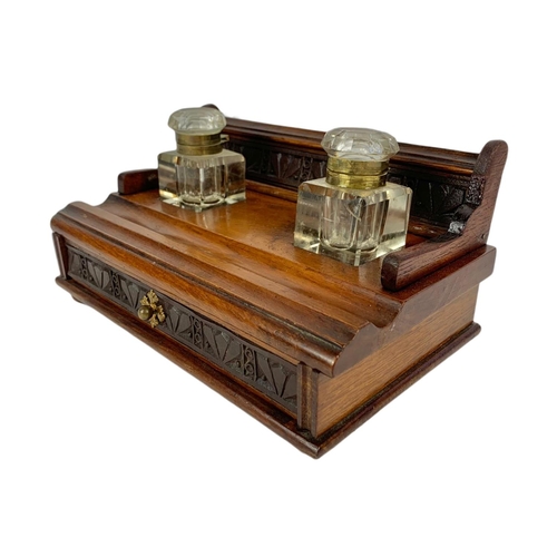 211 - Edwardian desk inkwell set. 24x14x12cm