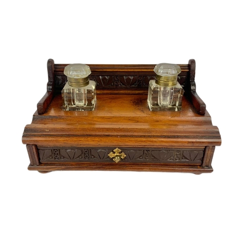 211 - Edwardian desk inkwell set. 24x14x12cm