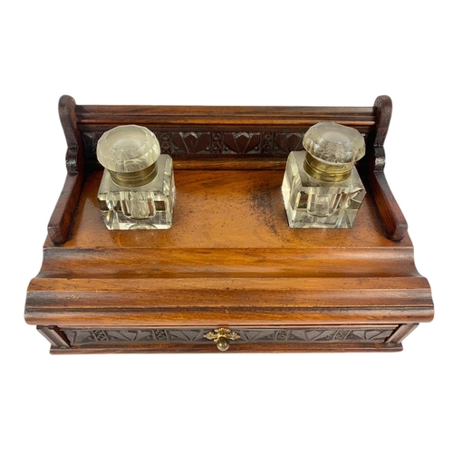 211 - Edwardian desk inkwell set. 24x14x12cm