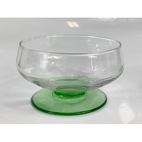 420 - 9 dessert dishes with 6 glass saucers, including a pair of Luminarc France Wine Rummers