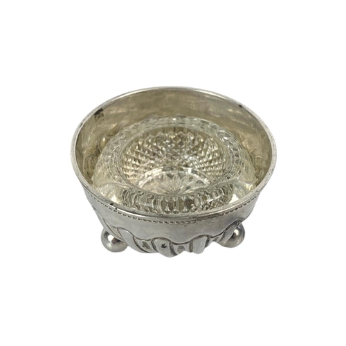 670 - Silver salts, Birmingham mark. 6cm x 3.5cm