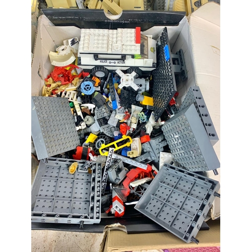 368 - Large quantity of LEGO