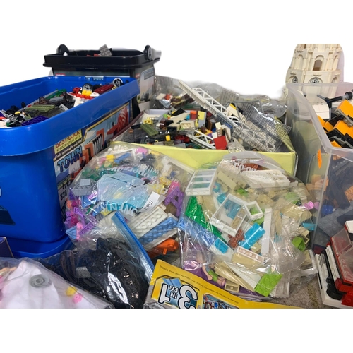 368 - Large quantity of LEGO