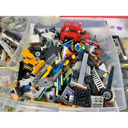 368 - Large quantity of LEGO