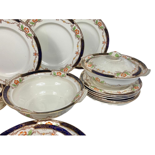 449 - 35 piece Alfred Meakin dinner set