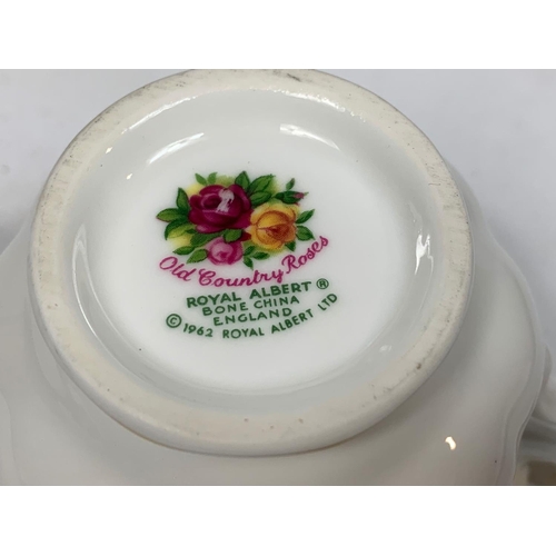 487 - 21pc Royal Albert Old Country Roses tea set