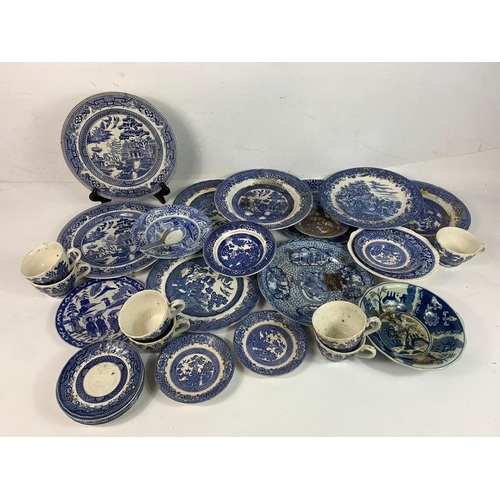 514 - Quantity of blue & white pottery