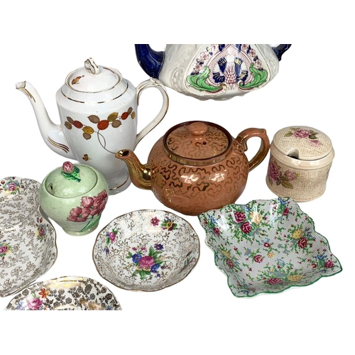 517 - Quantity of various potteries including early 20th century Bisto tea ware, Carlton Ware, Sylvac, Vic... 