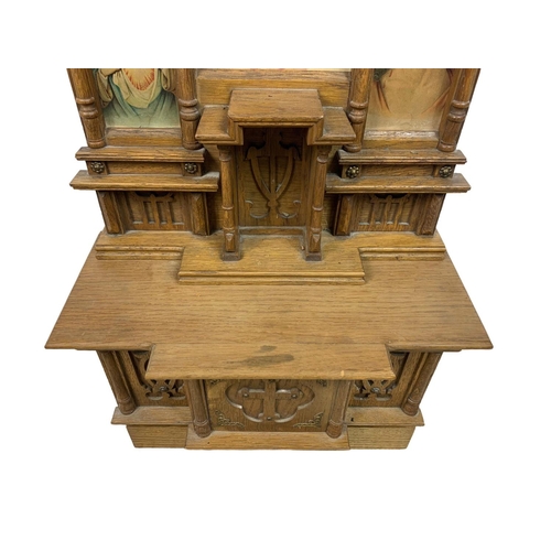 73 - Edwardian decorative oak Gothic style home altar, 32cm x 16cm x 58.5cm