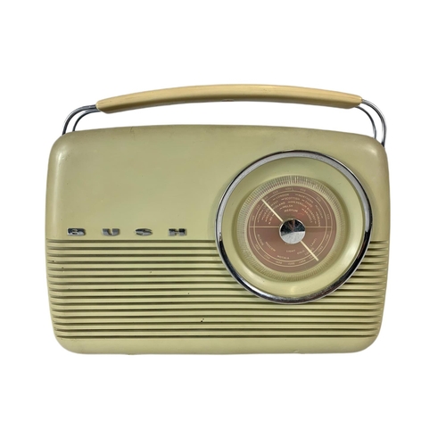 726 - Vintage Bush radio. 34 x 27cm