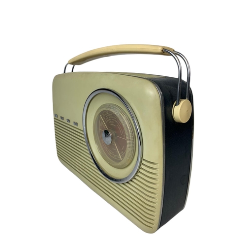 726 - Vintage Bush radio. 34 x 27cm