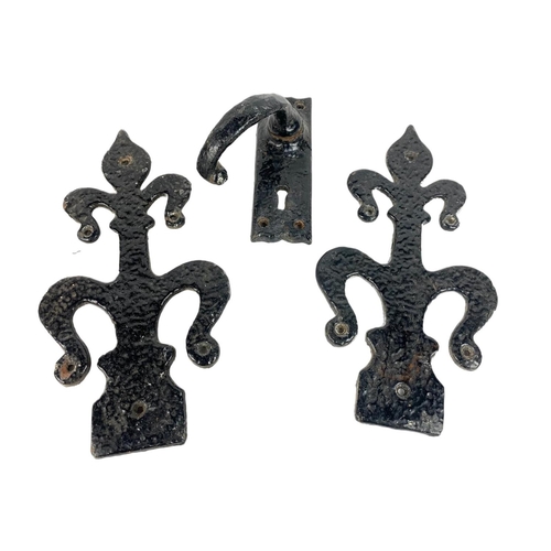 342 - Victorian and vintage door furniture.