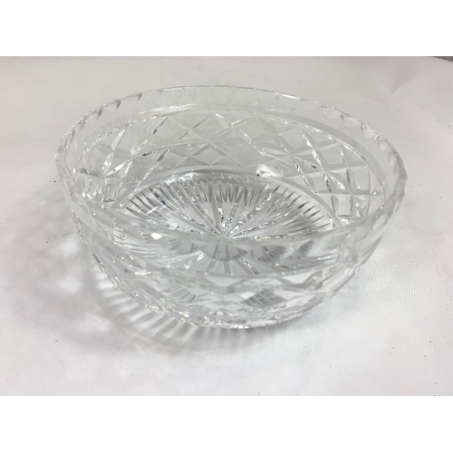 525 - 2 large Waterford Crystal bowls, 20cm x 10cm