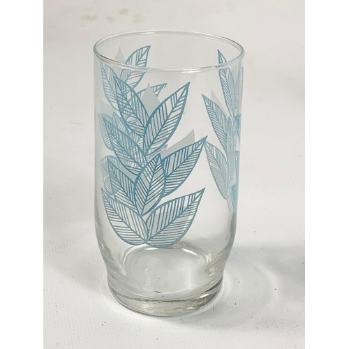 527 - Set of 6 vintage drinking glasses, 11.5cm