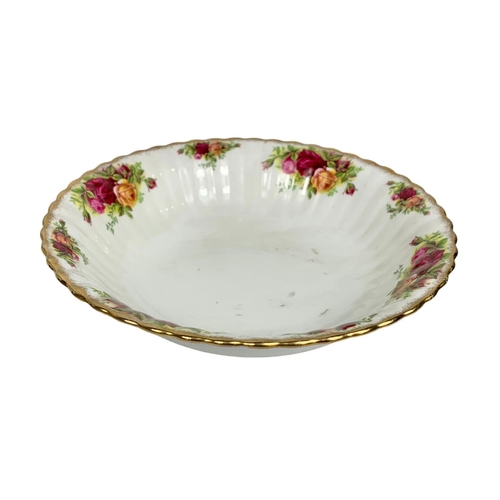 576 - 12 piece Royal Albert Old Country Roses soup and dessert bowls. Largest bowl 24cm