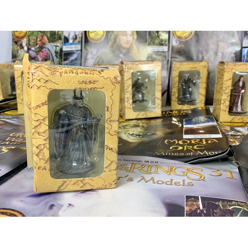 635 - Quantity of The Lord Of The Rings collectors models. Boxes measure 11cm