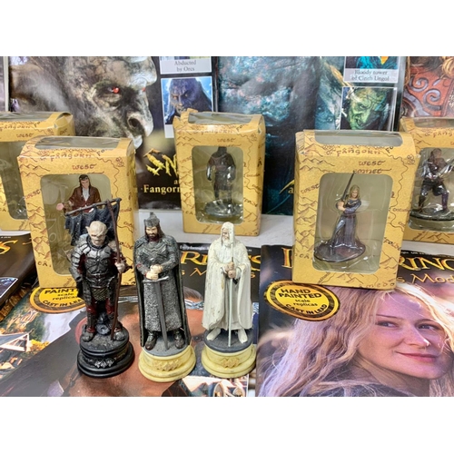 635 - Quantity of The Lord Of The Rings collectors models. Boxes measure 11cm