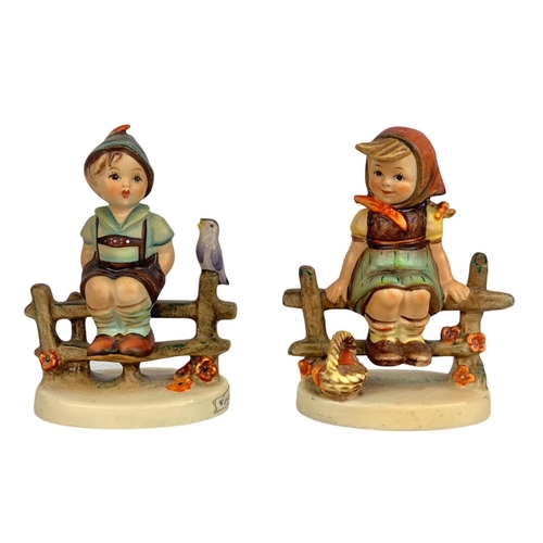 735 - Pair of vintage Goebel pottery figures 7 x 10cm