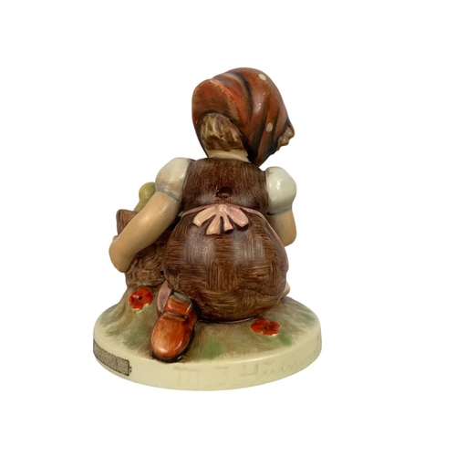 753 - Vintage Goebel pottery figure 8 x 9cm