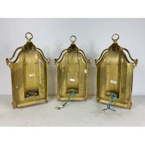 124 - Set of 3 good quality heavy brass wall lights. 30 x 18 x 50cm.