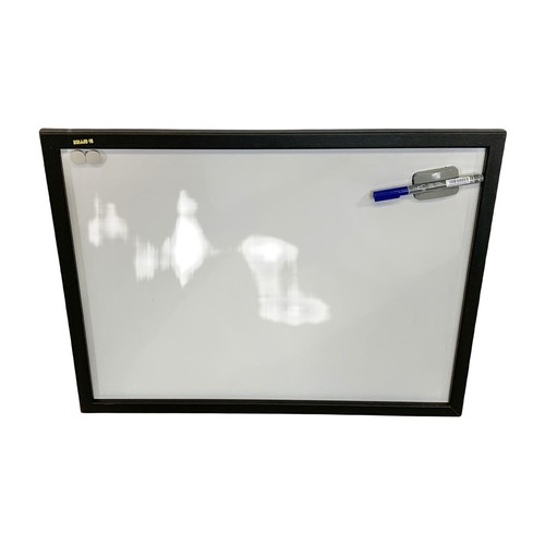 650 - 2 magnetic whiteboards with 2 framed clipboards, 60cm x 45cm