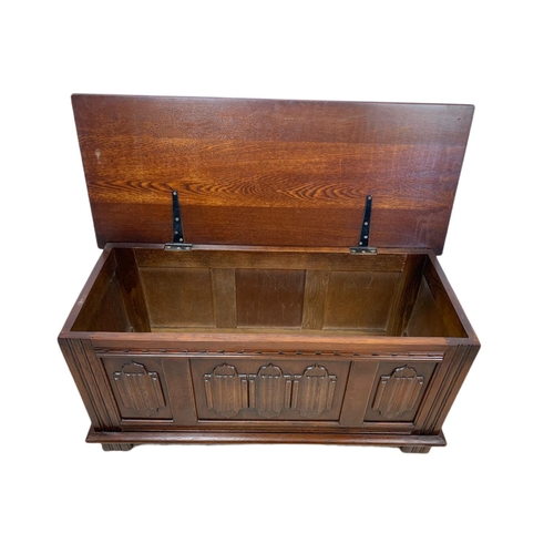 1210 - Vintage oak blanket storage box. 93 x 37 x 47cm