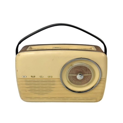 200a - Vintage Bush radio. 33 x 29cm