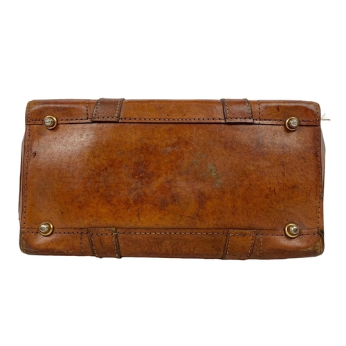 4 - Early 20th century leather doctors Gladstone bag. 38 x 25cm