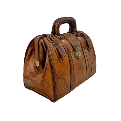 4 - Early 20th century leather doctors Gladstone bag. 38 x 25cm