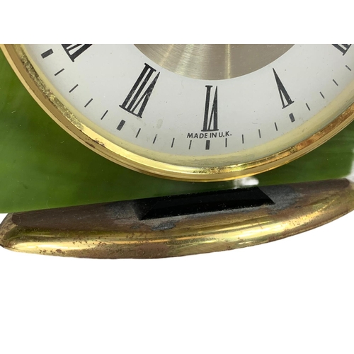 122 - Smiths mantle clock. Circa 1960. 19 x 14cm