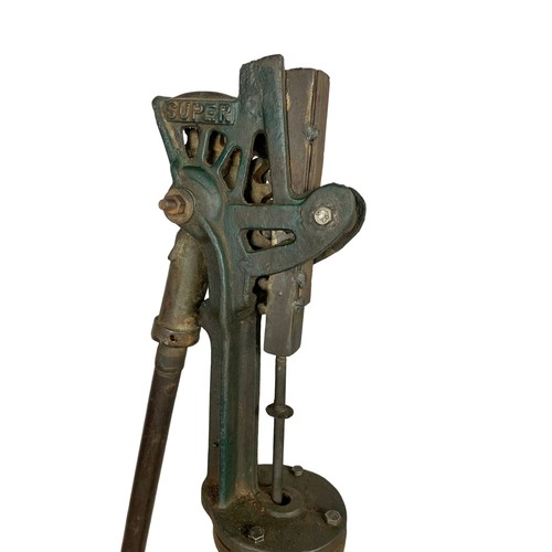 381d - Victorian cast iron garden water pump. 127cm