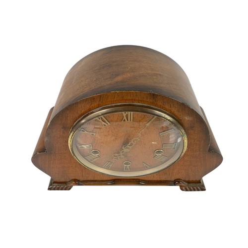 127c - Vintage walnut Smiths mantle clock with key 30 x 22.5cm