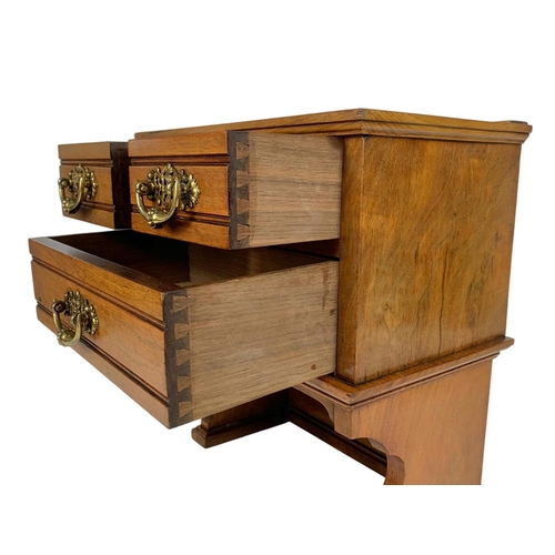 301 - Edwardian walnut 3 drawer jewellery chest. 31.5 x 19 x 35cm