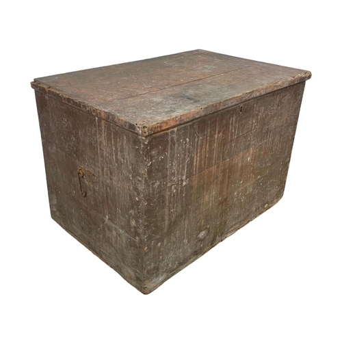 315 - Large Victorian pine trunk with original scumble paint. 94 x 61.5 x 63.5cm