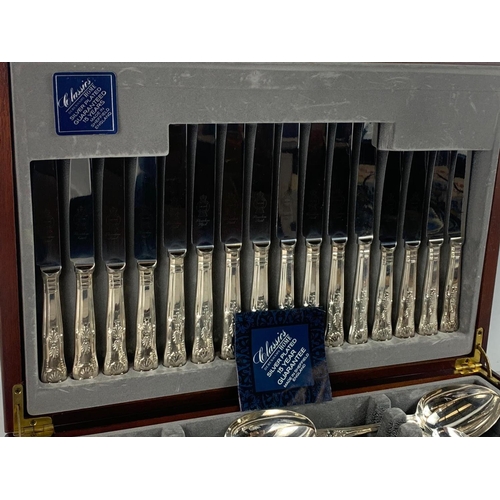 746 - Canteen of silver plated cutlery. Kings pattern. Case measures 46cm