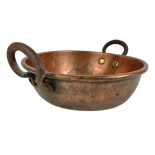 11 - Victorian copper jelly pan. 44 x 34.5 x 16.5cm