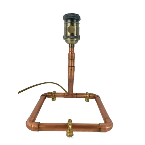 14 - Copper steampunk lamp. 17.5 x 20 x 24cm