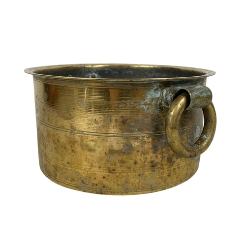 154 - A 19th century brass pot with 2 ring handles. Circa 1880. 24 x 21 x 13.5cm.