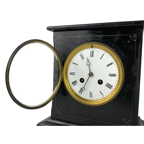 18 - Victorian slate mantle clock. 23.5 x 14 x 27.5cm