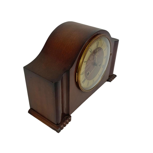 209 - Vintage mantle clock. 31 x 21cm