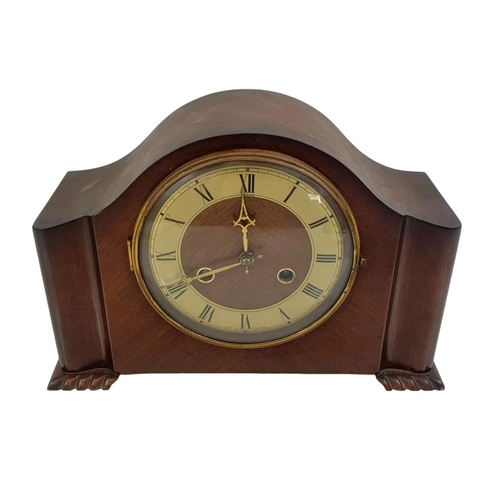 209 - Vintage mantle clock. 31 x 21cm