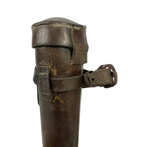 234 - A Late 19th/early 20th century leather saddle hip hunting flask holder.  24cm.